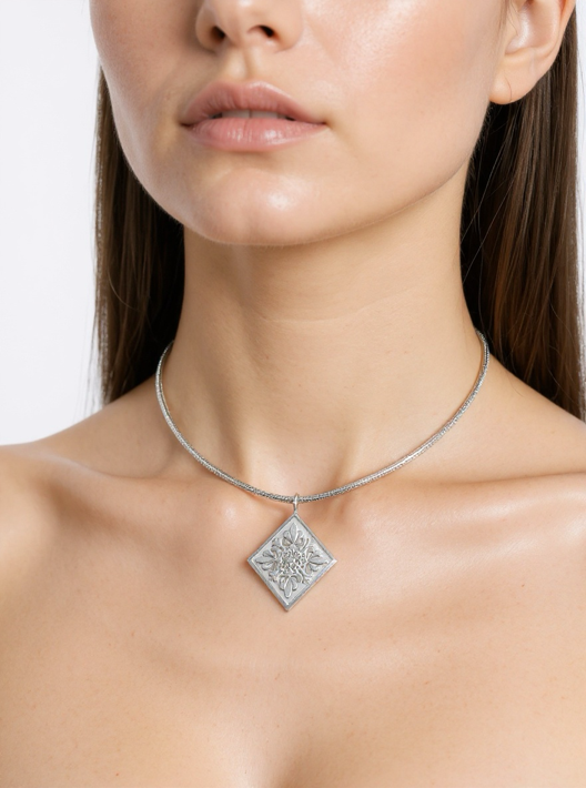 Leti Happiness Pendant